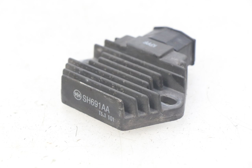 photo de LAADREGELAAR HONDA CBR R 125 (2003 - 2006) - Andere kijkhoek