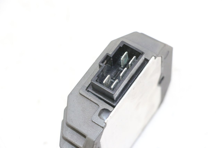 photo de LAADREGELAAR YAMAHA FZ6 N FAZER 600 (2004 - 2006) - Technische close-up