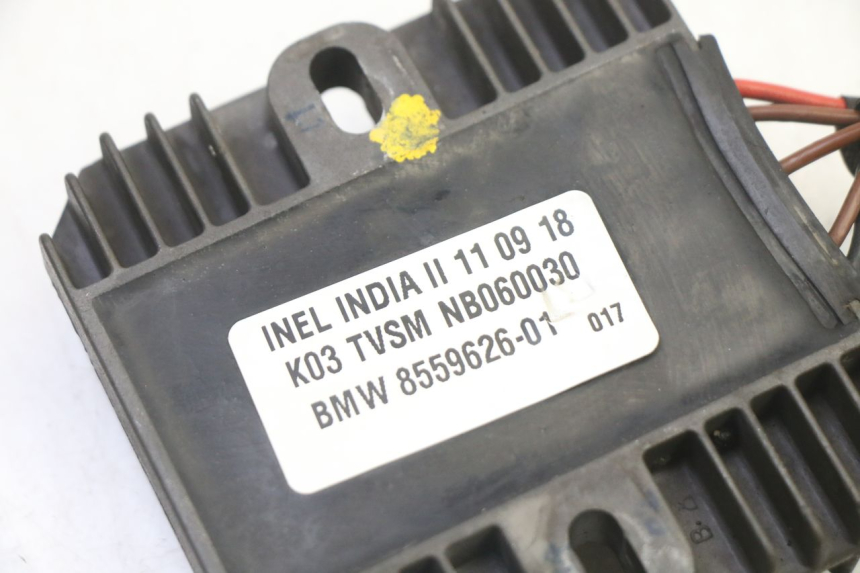 photo de LAADREGELAAR BMW G310 R 310 (2016 - 2020) - Technische close-up