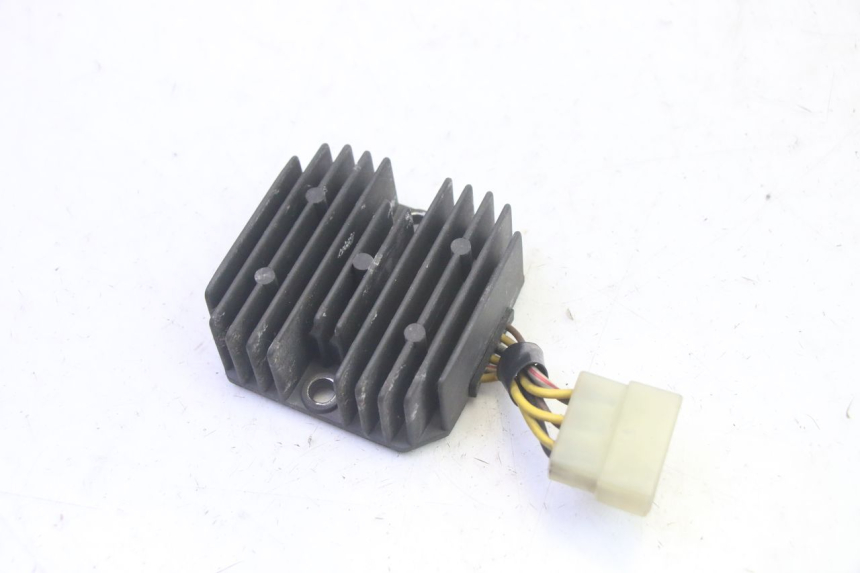 photo de LAADREGELAAR KAWASAKI GPX R WARBIRD 600 (1988 - 1993) - Detail van het onderdeel