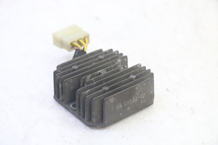 photo de LAADREGELAAR KAWASAKI GPX R WARBIRD 600 (1988 - 1993) - Zoom op gebruiksstaat