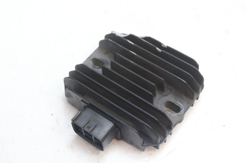 photo de LAADREGELAAR SUZUKI GSR 600 (2005 - 2012) - Hoofdaanzicht