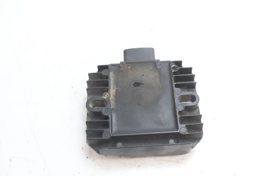 photo de LAADREGELAAR SUZUKI GSR 600 (2005 - 2012) - Technische close-up