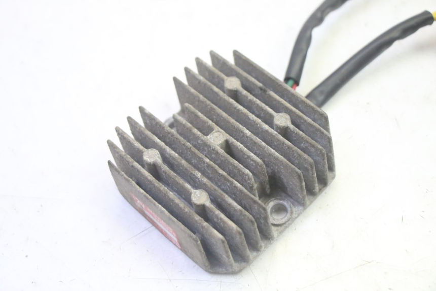 photo de LAADREGELAAR SYM GTS EVO 125 (2009 - 2013) - Detail van het onderdeel