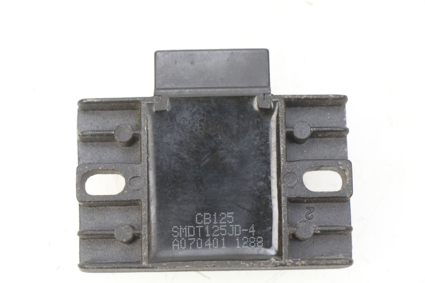 photo de LAADREGELAAR HAOTIAN HT125T-2 125 - Detail van het onderdeel