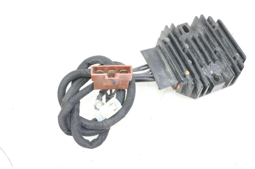 photo de LAADREGELAAR HUSQVARNA SVARTPILEN 401 (2018 - 2023) - Andere kijkhoek