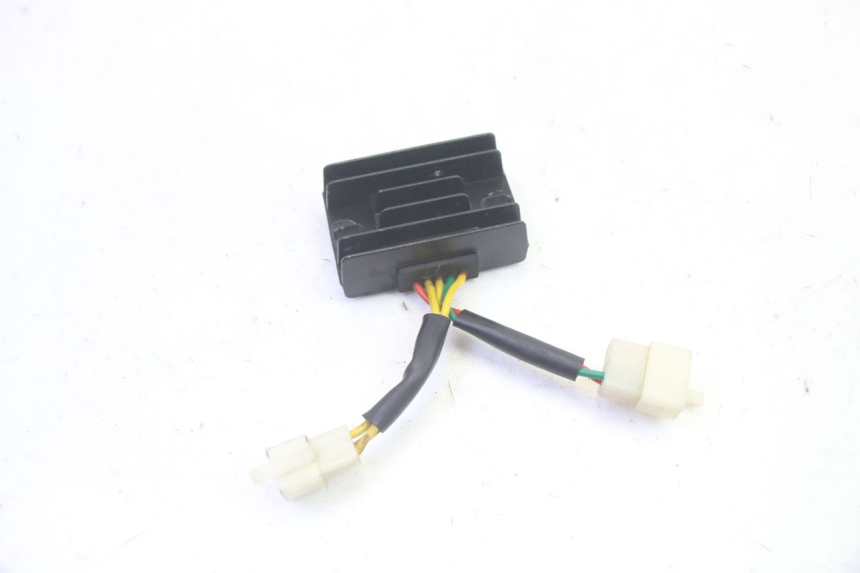 photo de LAADREGELAAR PEUGEOT KISBEE 4T 50 (2018 - 2022) - Zoom op gebruiksstaat