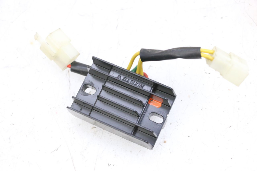 photo de LAADREGELAAR PEUGEOT KISBEE 4T 50 (2018 - 2022) - Hoofdaanzicht