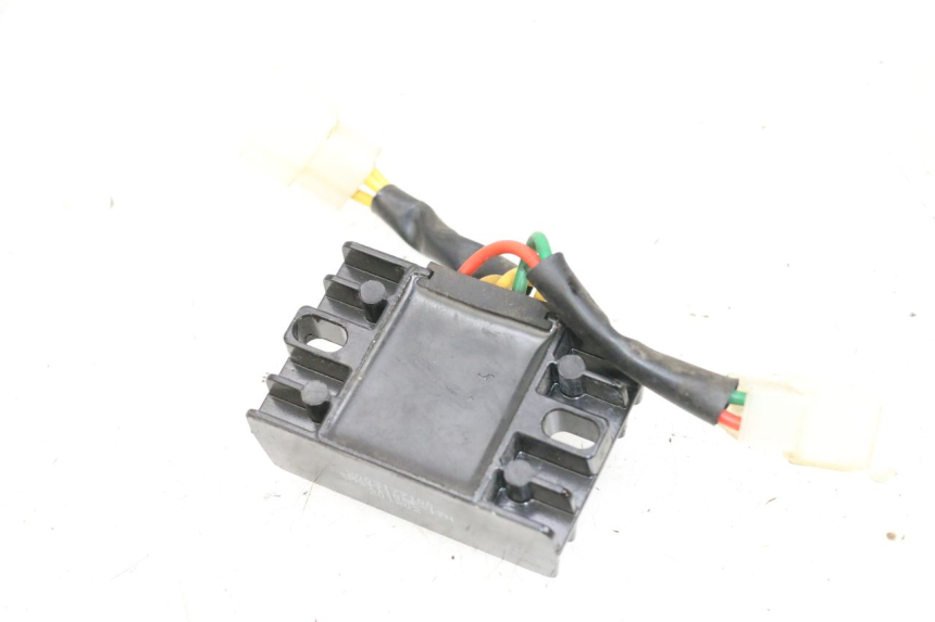 photo de LAADREGELAAR PEUGEOT KISBEE 4T 50 (2018 - 2022) - Detail van het onderdeel