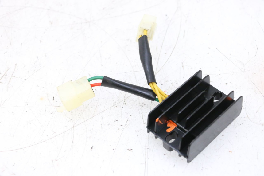 photo de LAADREGELAAR PEUGEOT KISBEE 4T 50 (2018 - 2022) - Hoofdaanzicht