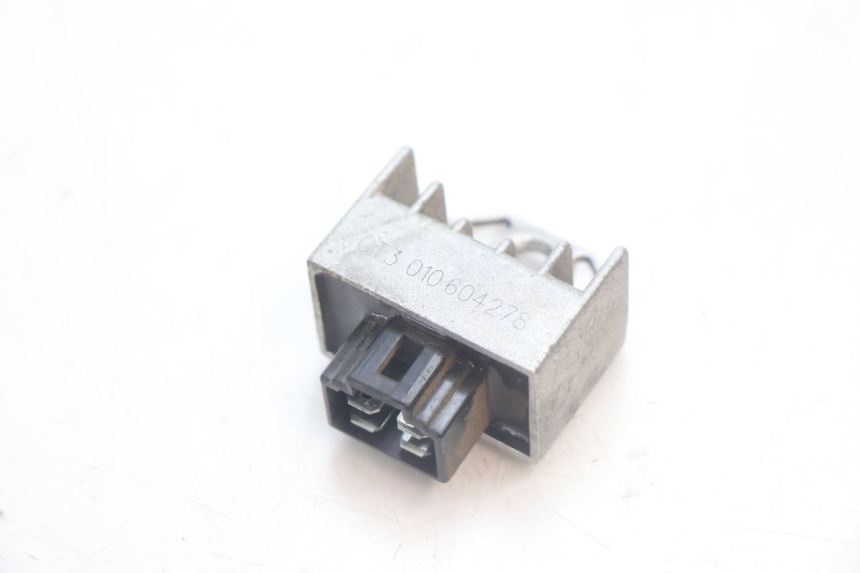 photo de LAADREGELAAR PEUGEOT KISBEE 4T 50 (2010 - 2017) - Hoofdaanzicht