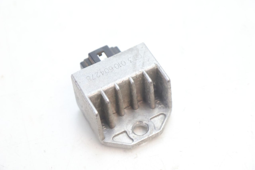 photo de LAADREGELAAR PEUGEOT KISBEE 4T 50 (2010 - 2017) - Detail van het onderdeel