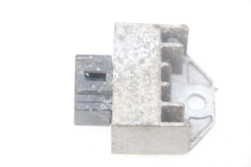 photo de LAADREGELAAR PEUGEOT LUDIX 2 PRO 4T 50 (2008 - 2013) - Hoofdaanzicht