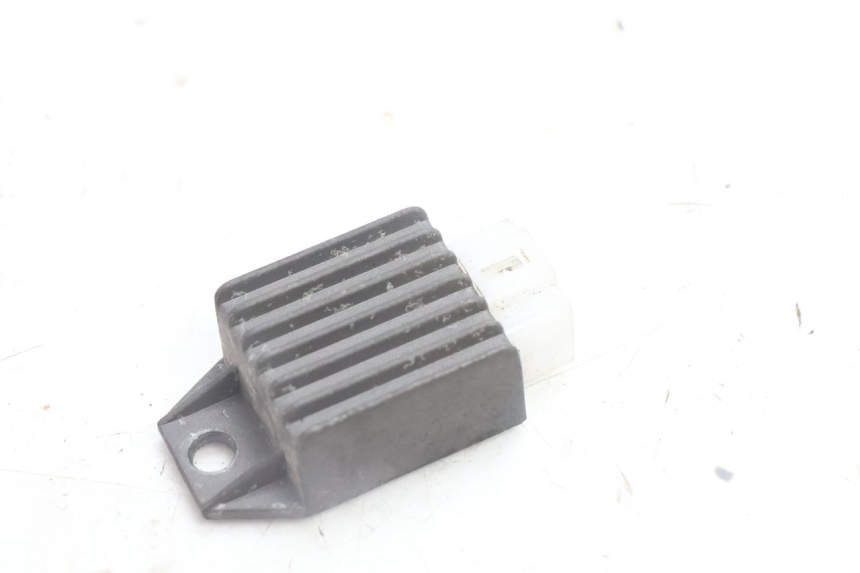 photo de LAADREGELAAR PEUGEOT LUDIX BLASTER 50 (2006 - 2014) - Detail van het onderdeel