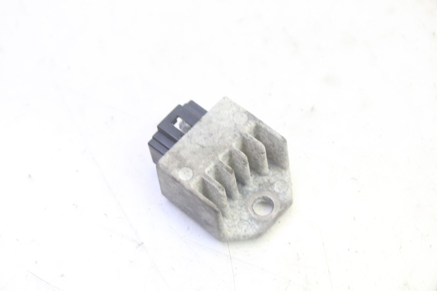 photo de LAADREGELAAR PEUGEOT LUDIX ONE 50 (2004 - 2006) - Detail van het onderdeel