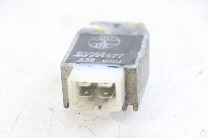 photo de LAADREGELAAR SYM MIO 50 (2005 - 2010) - Detail van het onderdeel