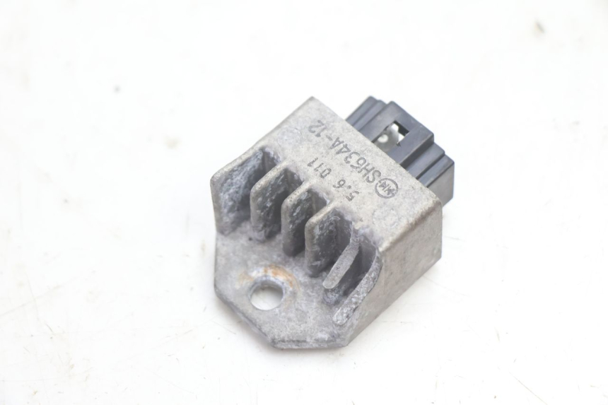 photo de LAADREGELAAR SYM MIO 50 (2005 - 2010) - Detail van het onderdeel