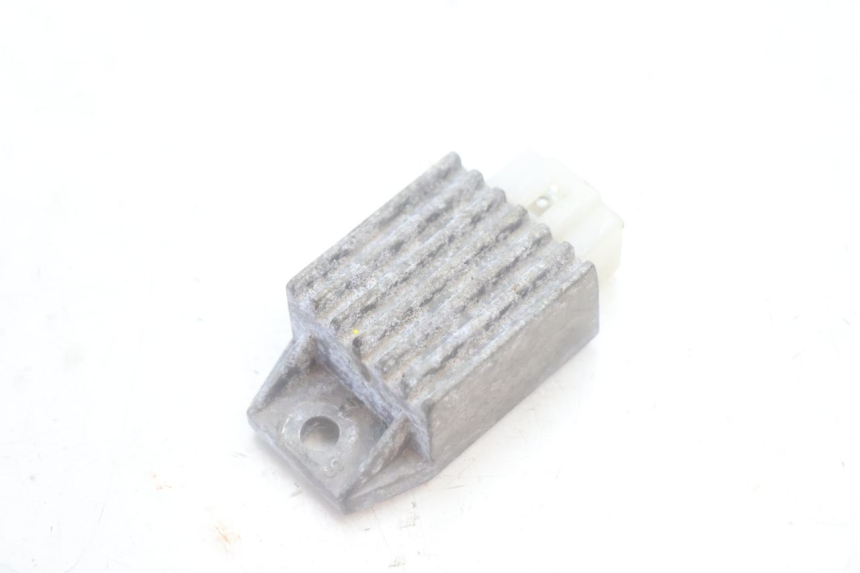photo de LAADREGELAAR SYM MIO 50 (2005 - 2010) - Detail van het onderdeel