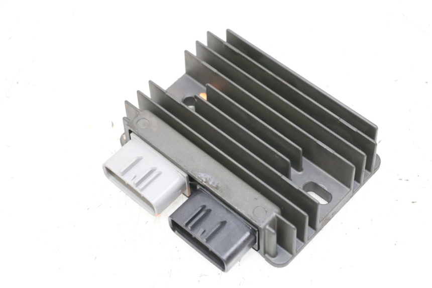 photo de LAADREGELAAR PIAGGIO MP3 HPE 300 (2019 - 2026) - Hoofdaanzicht