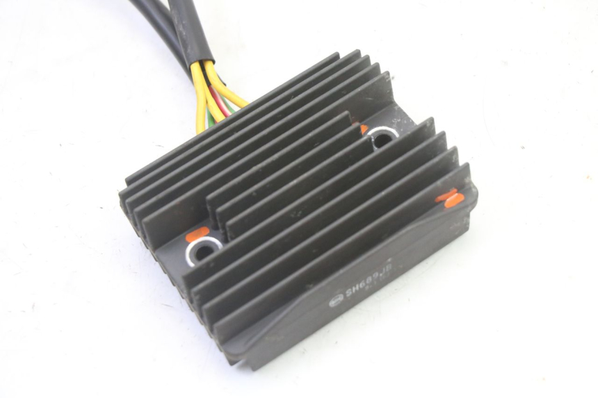 photo de LAADREGELAAR PIAGGIO MP3 RL 250 (2006 - 2010) - Detail van het onderdeel