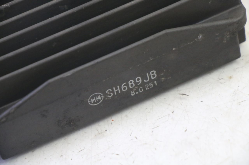 photo de LAADREGELAAR PIAGGIO MP3 RL 250 (2006 - 2010) - Zoom op gebruiksstaat