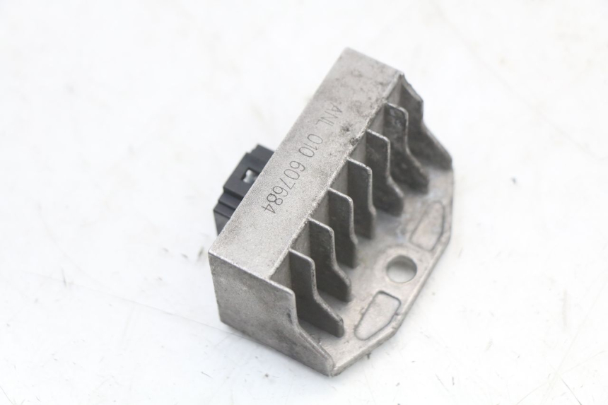 photo de LAADREGELAAR PEUGEOT DJANGO 125 (2014 - 2017) - Detail van het onderdeel