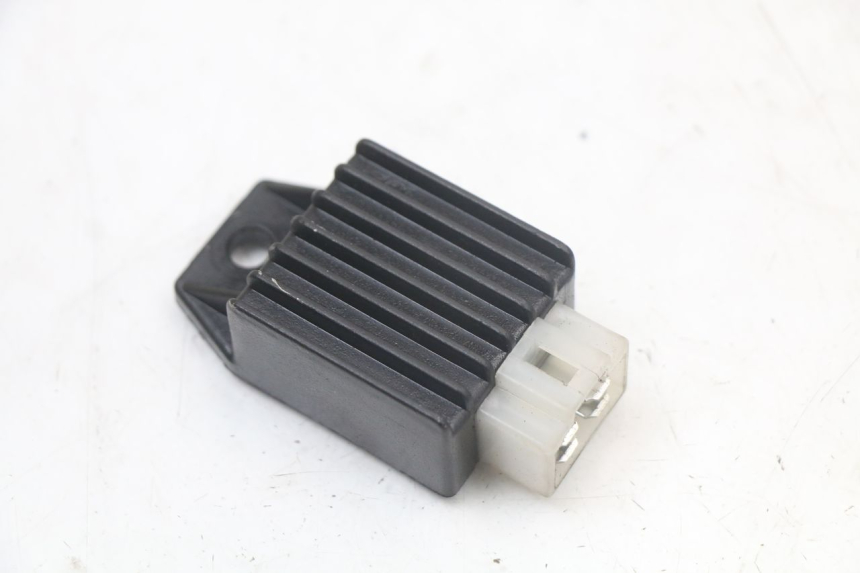 photo de LAADREGELAAR PEUGEOT KISBEE 2T 50 (2010 - 2017) - Hoofdaanzicht