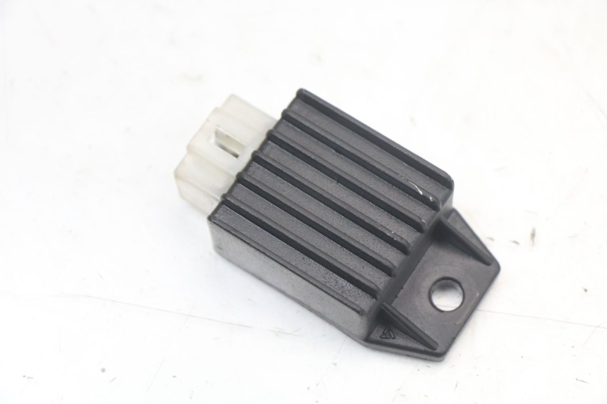 photo de LAADREGELAAR PEUGEOT KISBEE 2T 50 (2010 - 2017) - Detail van het onderdeel