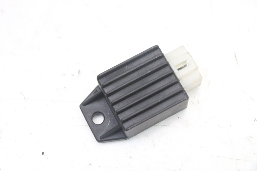 photo de LAADREGELAAR PEUGEOT KISBEE 2T 50 (2010 - 2017) - Hoofdaanzicht