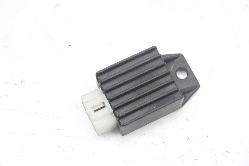 photo de LAADREGELAAR PEUGEOT KISBEE 2T 50 (2010 - 2017) - Detail van het onderdeel