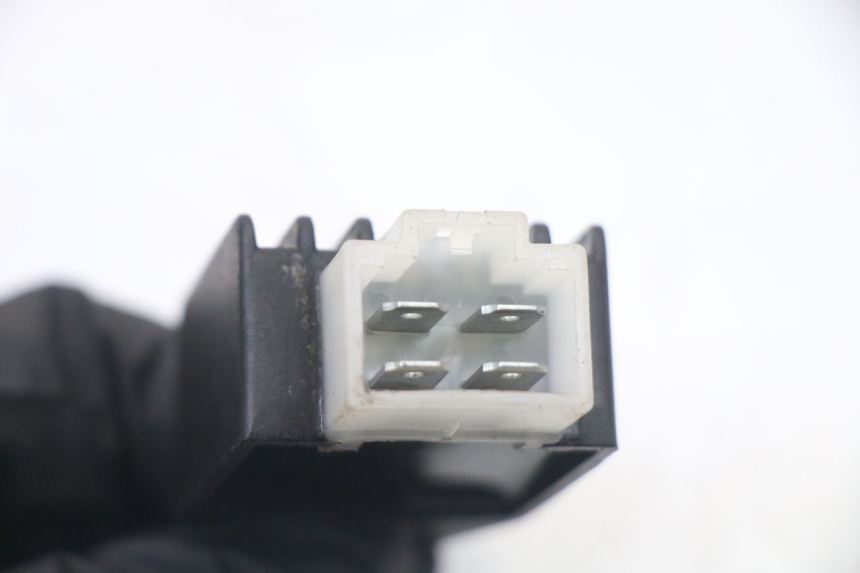 photo de LAADREGELAAR PEUGEOT KISBEE 2T 50 (2010 - 2017) - Zoom op gebruiksstaat