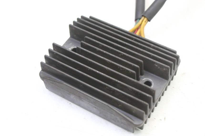 photo de LAADREGELAAR PEUGEOT SATELIS COMPRESSOR K15 125 (2006 - 2009) - Detail van het onderdeel