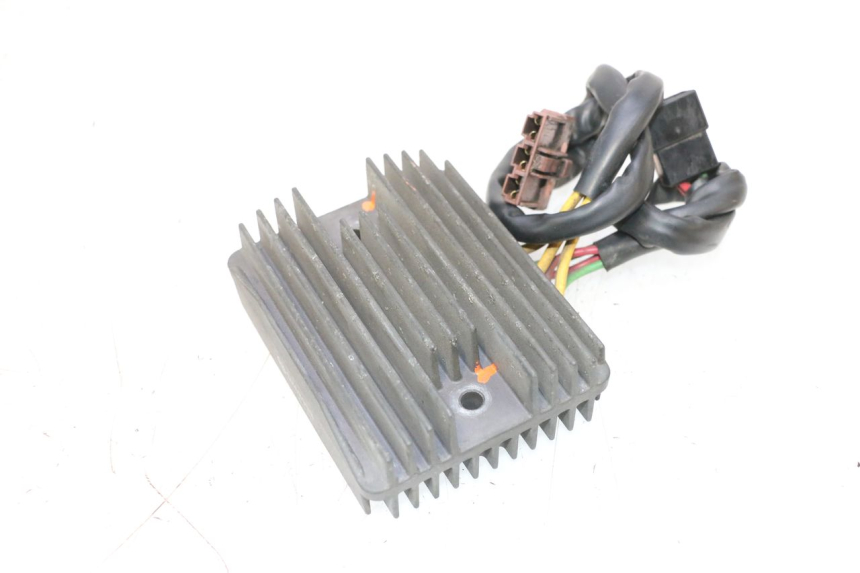 photo de LAADREGELAAR PEUGEOT SATELIS COMPRESSOR K15 125 (2006 - 2009) - Bevestigingspunten