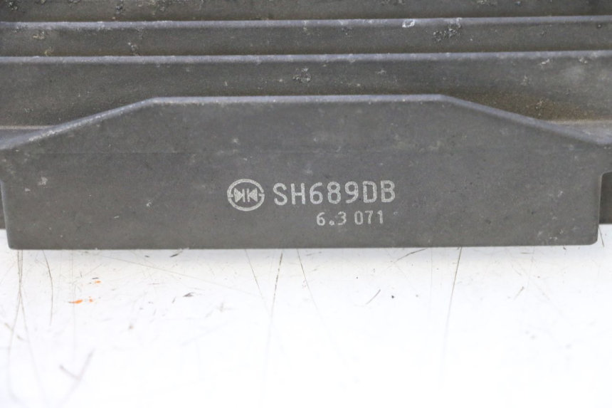 photo de LAADREGELAAR PEUGEOT SATELIS COMPRESSOR K15 125 (2006 - 2009) - Staat van het oppervlak