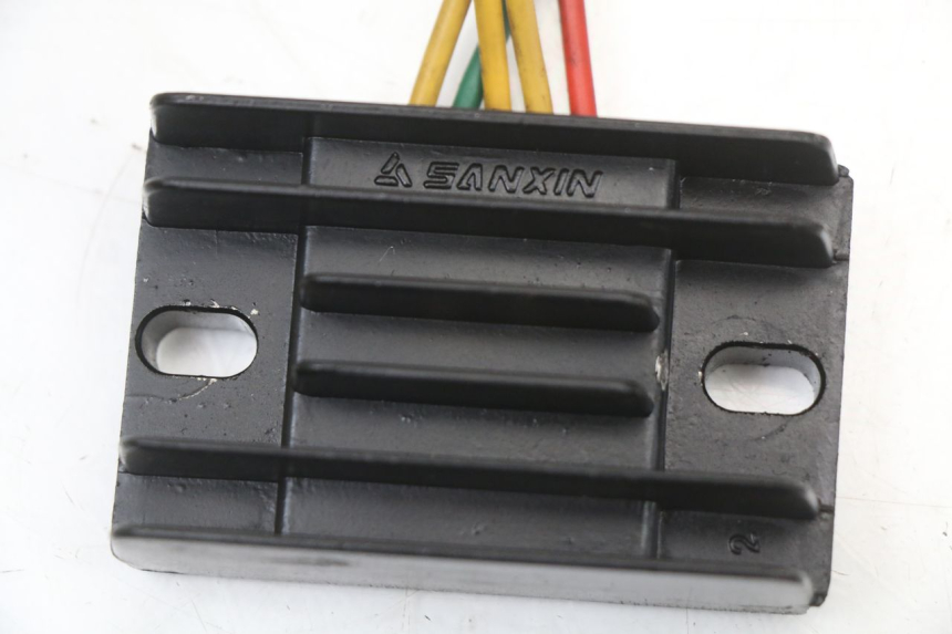 photo de LAADREGELAAR PEUGEOT STREETZONE I 2T 50 (2018 - 2020) - Zoom op gebruiksstaat