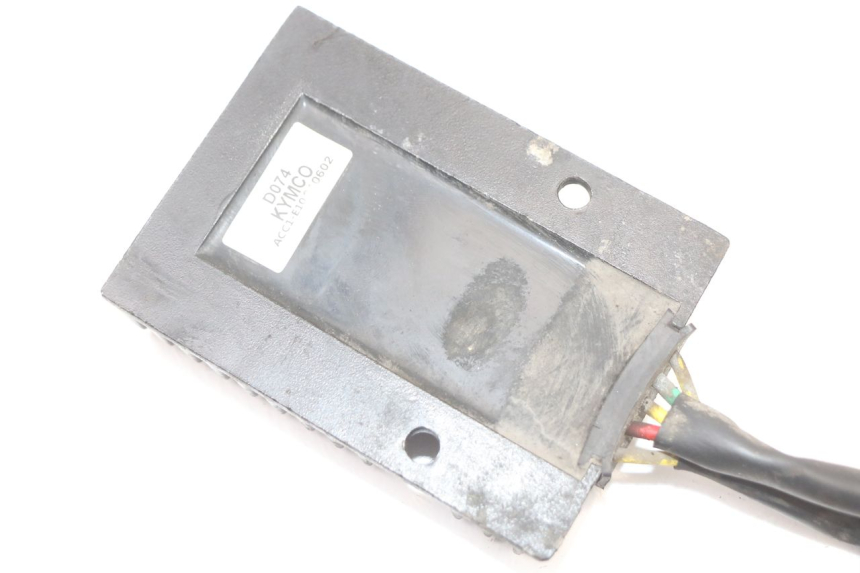 photo de LAADREGELAAR KYMCO SUPER 8 4T 50 (2021 - 2024) - Technische close-up