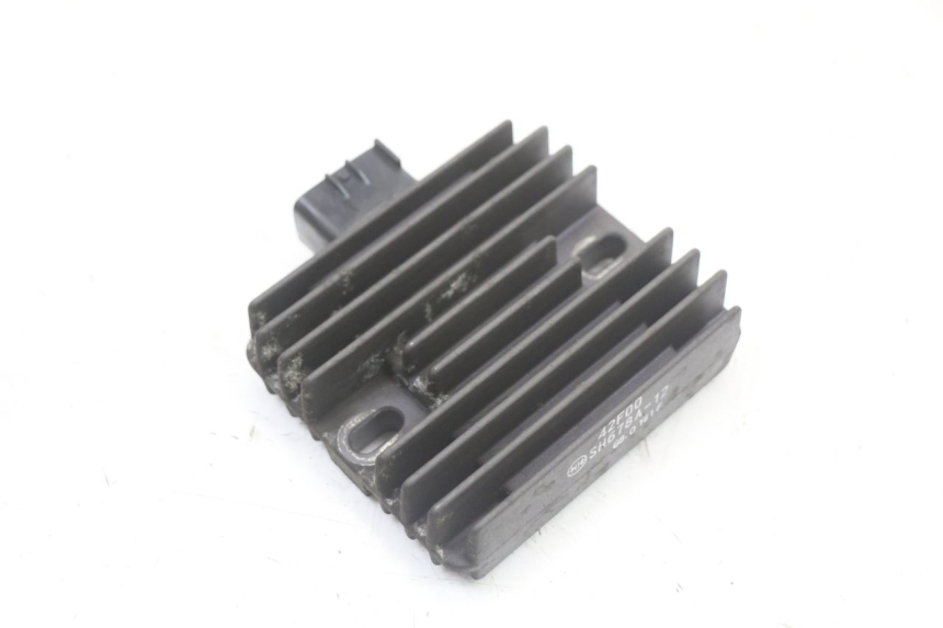 photo de LAADREGELAAR SUZUKI BURGMAN 125 (2018 - 2021) - Detail van het onderdeel