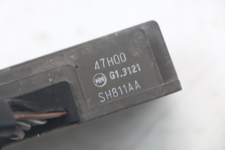 photo de LAADREGELAAR SUZUKI GSR 750 (2011 - 2017) - Andere kijkhoek