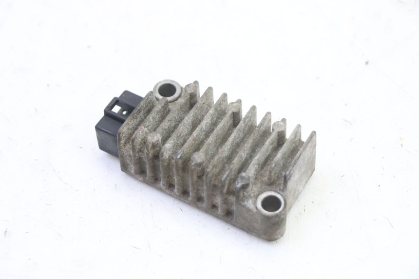 photo de LAADREGELAAR YAMAHA TDR DELTABOX 125 (1997 - 2003) - Detail van het onderdeel