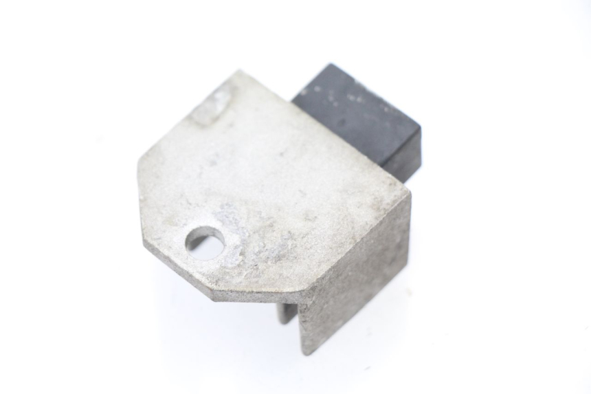 photo de LAADREGELAAR SYM TONIK 125 (2010 - 2014) - Detail van het onderdeel
