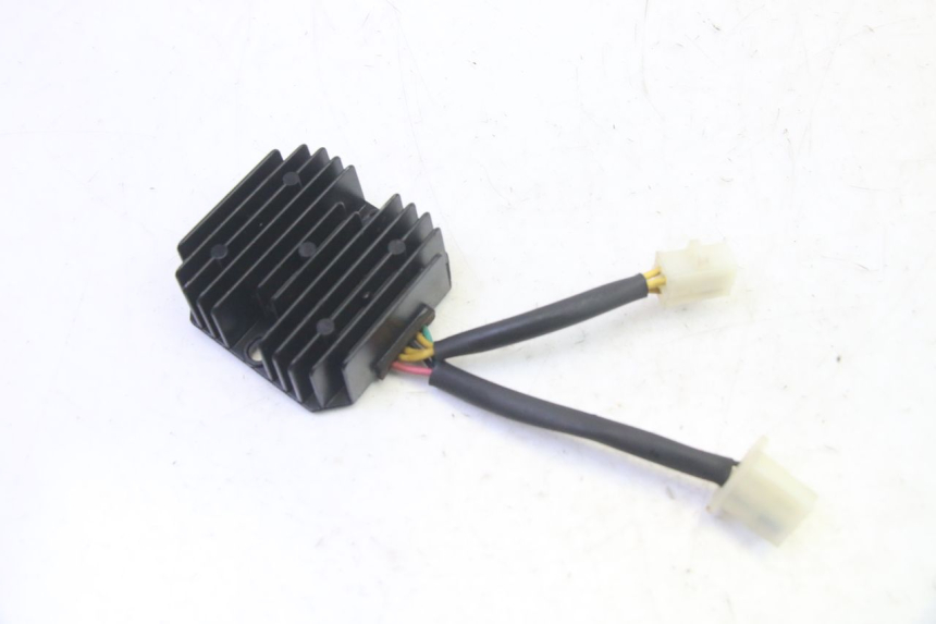 photo de LAADREGELAAR PEUGEOT TWEET PRO EFI 4T 50 (2021 - 2022) - Detail van het onderdeel