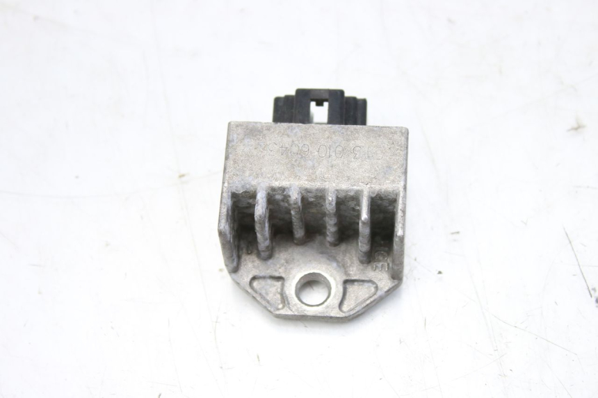 photo de LAADREGELAAR PEUGEOT TWEET 125 (2010 - 2017) - Andere kijkhoek