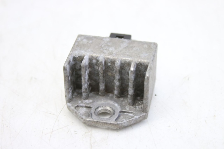 photo de LAADREGELAAR PEUGEOT TWEET 125 (2010 - 2017) - Bevestigingspunten