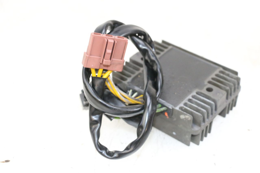 photo de LAADREGELAAR PIAGGIO VESPA GTS SUPER IE 125 (2009 - 2016) - Andere kijkhoek