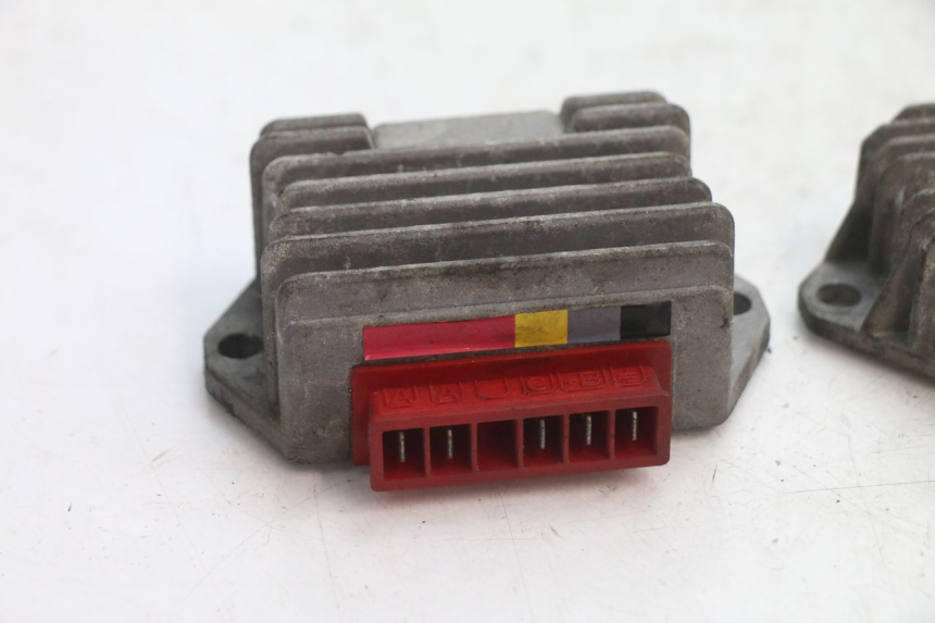 photo de LAADREGELAAR PIAGGIO VESPA PK FL 2T 50 (1990 - 1996) - Detail van het onderdeel