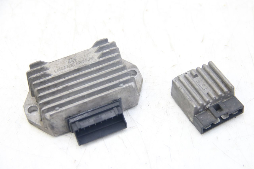 photo de LAADREGELAAR PIAGGIO VESPA SPRINT 2T 50 (2014 - 2018) - Technische close-up