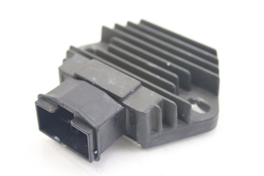 photo de LAADREGELAAR HONDA VFR FI RC46 800 (1998 - 2001) - Detail van het onderdeel