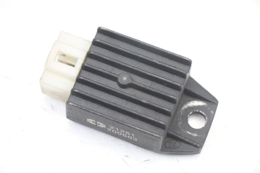 photo de LAADREGELAAR VONROAD YIBEN 125 (2006 - 2010) - Detail van het onderdeel