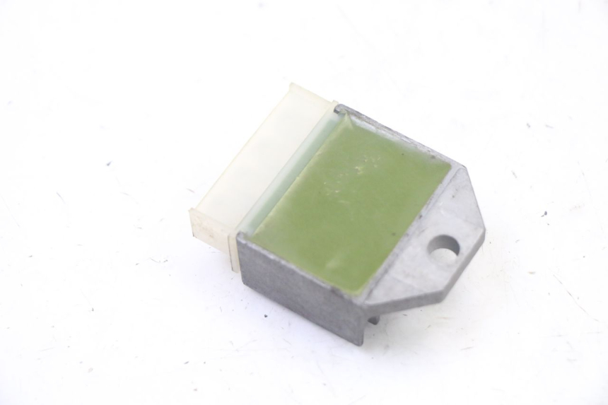 photo de LAADREGELAAR YAMAHA WHY 50 (1998 - 2000) - Andere kijkhoek