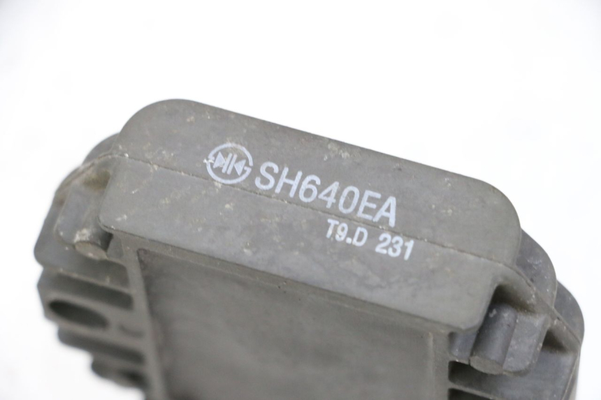 photo de LAADREGELAAR YAMAHA X-MAX XMAX 125 (2010 - 2013) - Zoom op gebruiksstaat